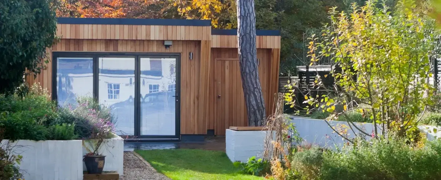 Bungalow met uitbouw gerealiseerd door Walraven Bouw in Huissen: moderne uitbreiding voor extra leefruimte